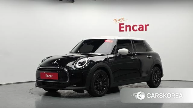 Mini Cooper 2024 Черный из Кореи