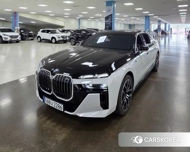 BMW 7 Series (G70) 2022 Белый из Кореи