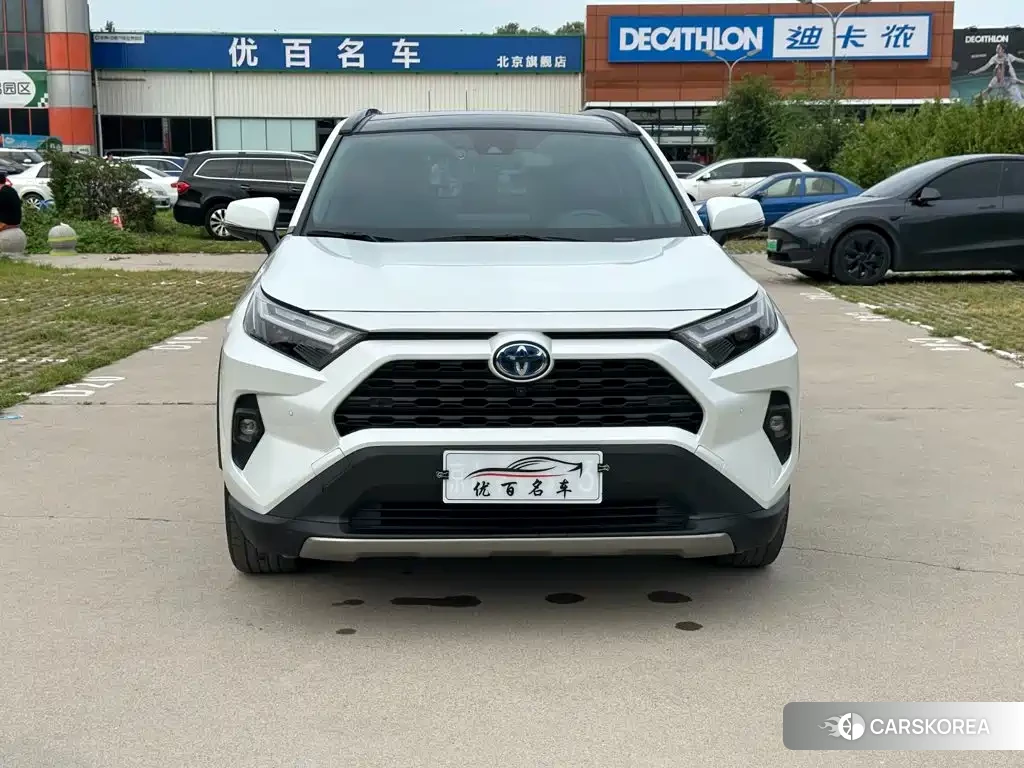 Toyota RAV4 2024 Белый из Китая