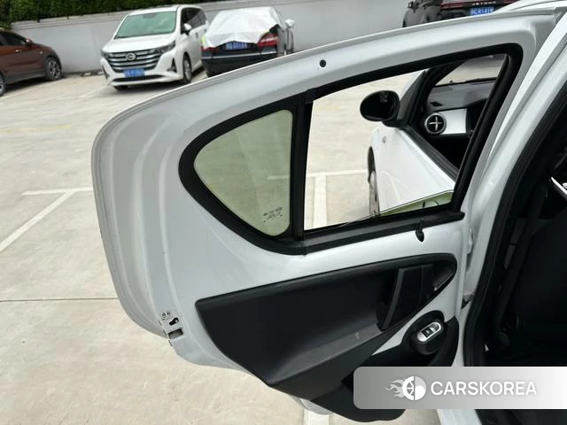 BYD e1 2020 Белый из Китая