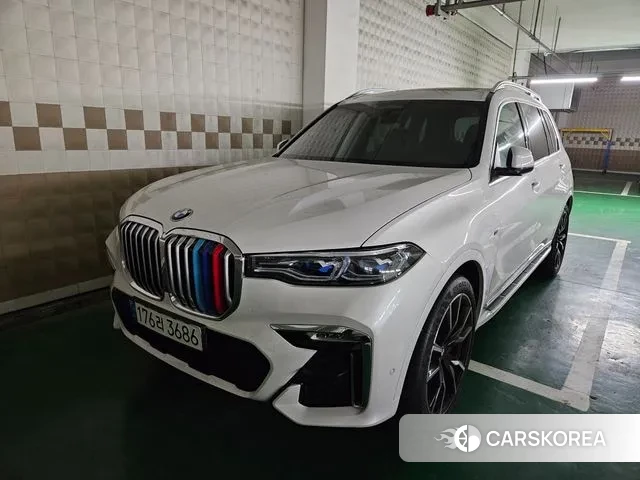 BMW X7 (G07) 2022 Белый из Кореи