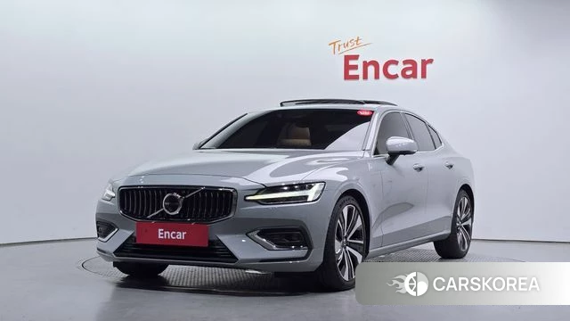 Volvo S60 3rd generation 2024 Серебристо-серый из Кореи