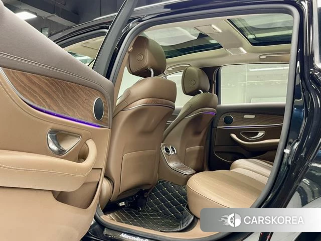 Mercedes-Benz E-class 2021 Черный из Китая