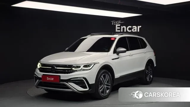 Volkswagen Tiguan Allspace 2023 Белый из Кореи