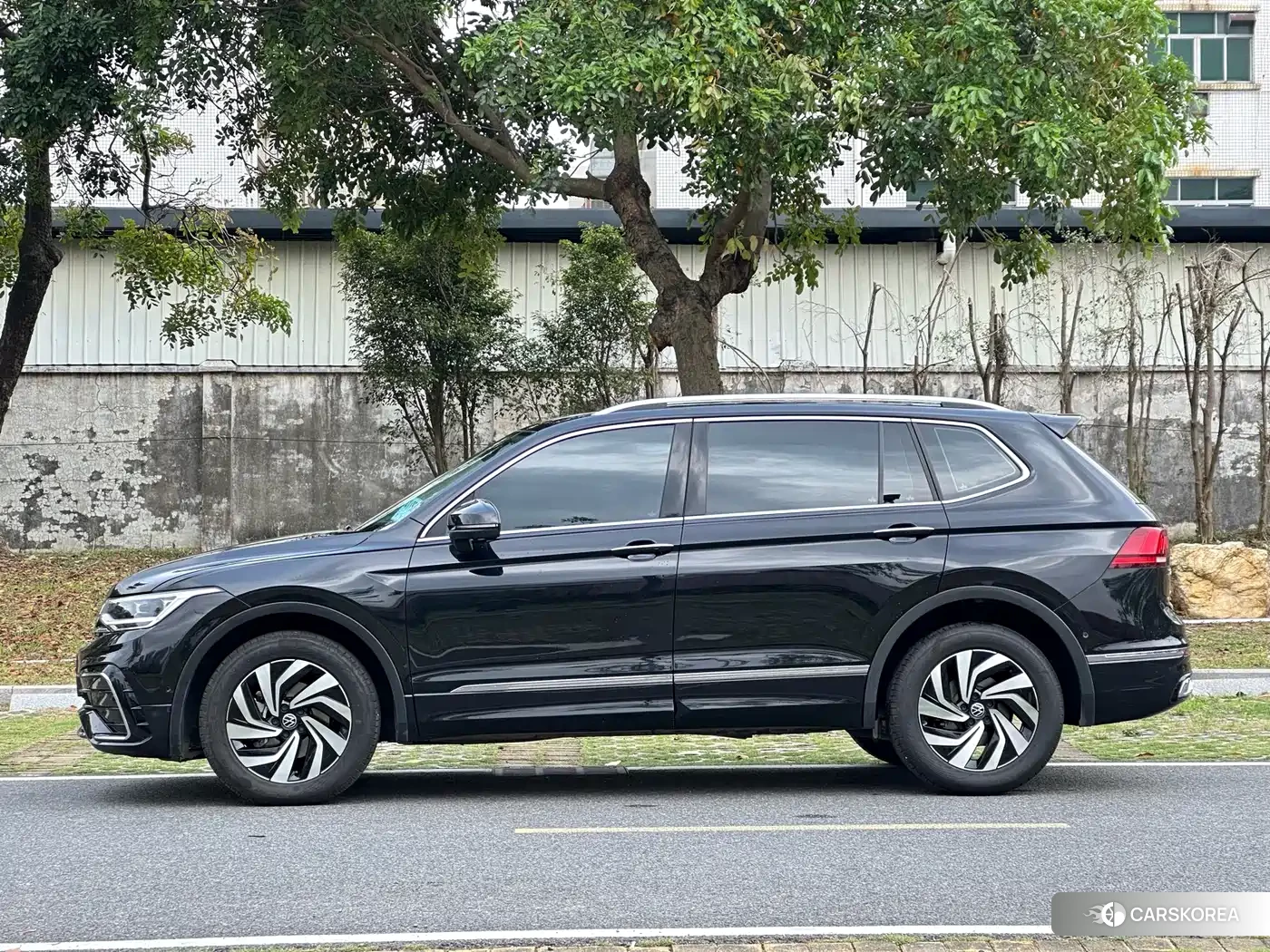 Volkswagen Tiguan L 2024 Черный из Китая