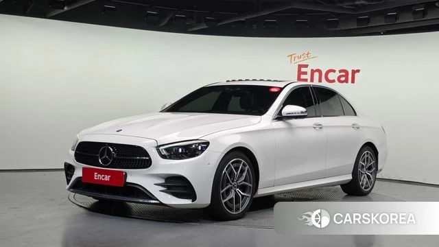 Mercedes-Benz E-Class W213 2021 Белый из Кореи