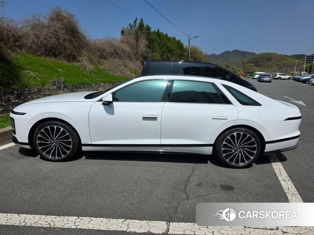 Hyundai Grandeur Hybrid (GN7) 2023 Белый из Кореи