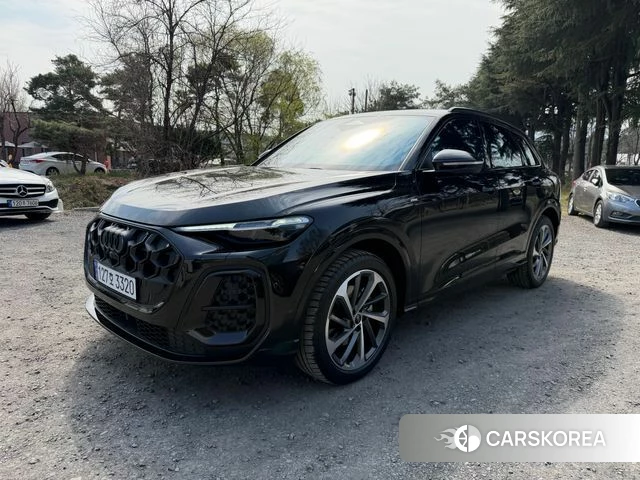 Audi Q5 (80A) 2025 Черный из Кореи