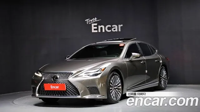Lexus LS500h 5th generation 2024 Серебристо-серый из Кореи