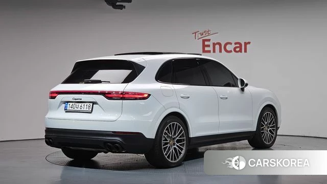 Porsche Cayenne (PO536) 2023 Белый из Кореи