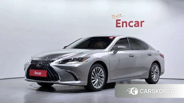 Lexus ES300h 7th generation 2024 Серебристо-серый из Кореи