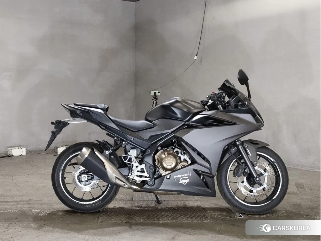 Проданный Honda CBR400R 2020 из Японии