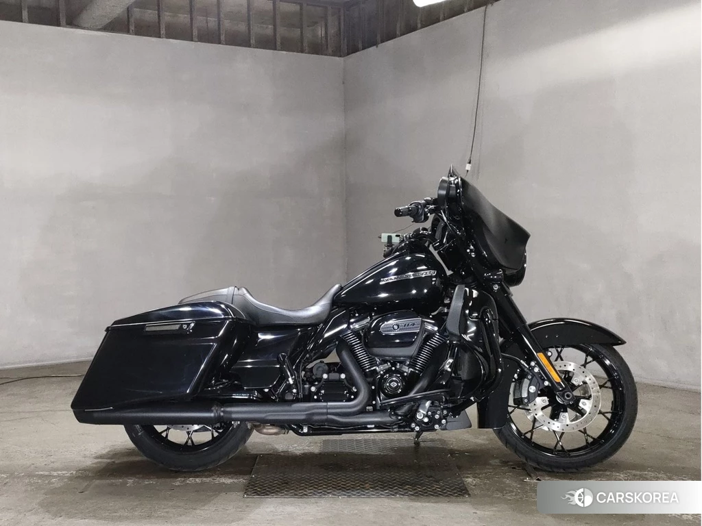 Проданный Harley-Davidson Street Glide FLHXS1870 2020 из Японии