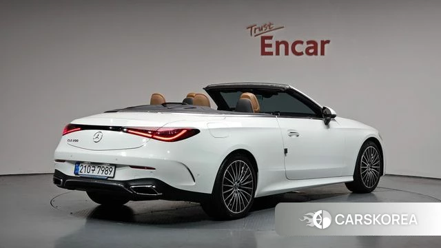 Mercedes-Benz CLE-Class C236 2025 Белый из Кореи