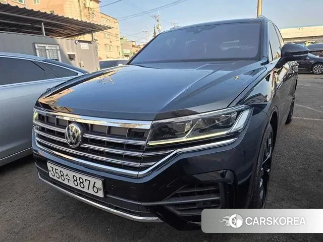Volkswagen Touareg 3rd generation 2020 Черный из Кореи