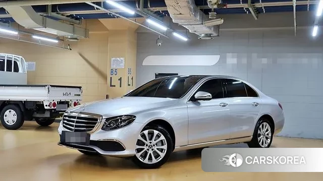 Mercedes-Benz E-Class W213 2019 Серебряный из Кореи