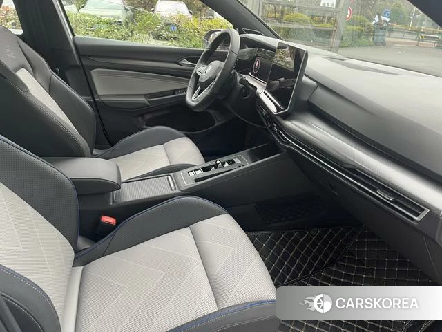Volkswagen Golf 2025 Белый из Китая
