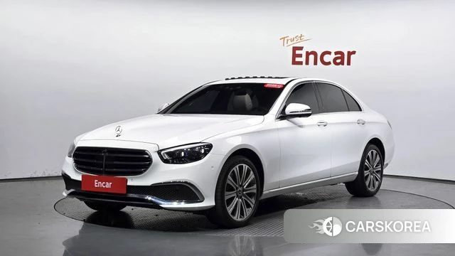 Mercedes-Benz E-Class W213 2023 Белый из Кореи