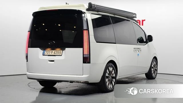Hyundai Staria 2023 Белый из Кореи