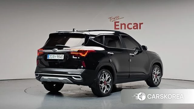 Kia Seltos 2020 Черный из Кореи