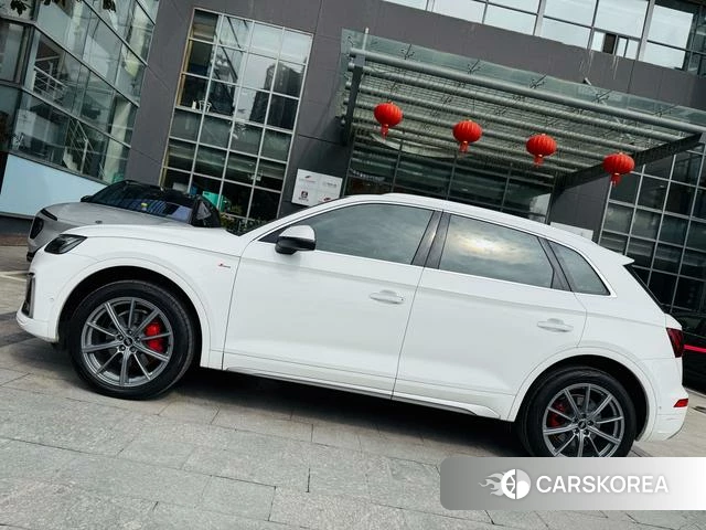Audi Q5L 2022 Белый из Китая