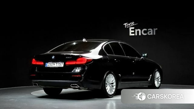 BMW 5 Series (G30) 2022 Черный из Кореи