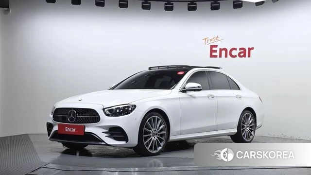 Mercedes-Benz E-Class W213 2021 Белый из Кореи