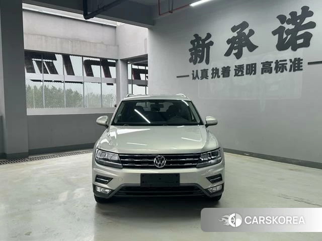 Volkswagen Tiguan L 2018 Шампань из Китая