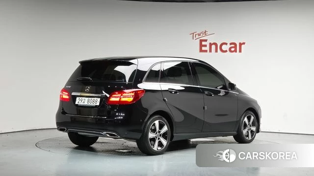 Mercedes-Benz B-Class W246 2018 Черный из Кореи