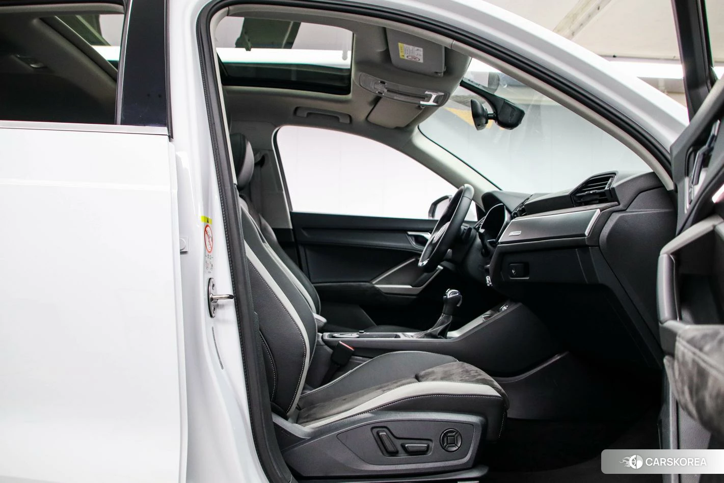 Audi Q3 2020 Белый из Китая