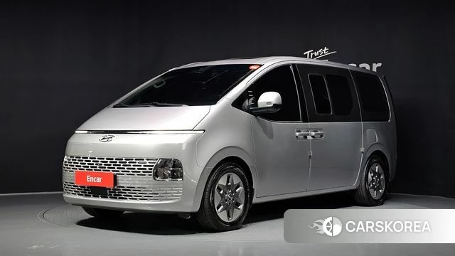 Hyundai Staria 2023 Серебристо-серый из Кореи
