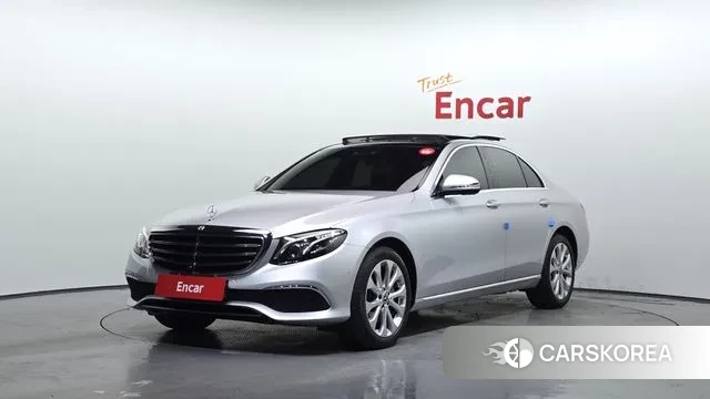 Mercedes-Benz E-Class W213 2019 Серебристо-серый из Кореи