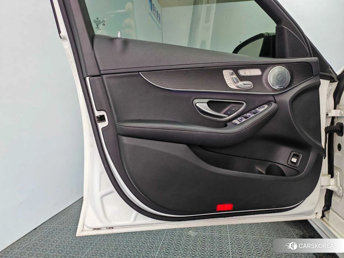 Mercedes-Benz Class C 2020 Белый из Китая