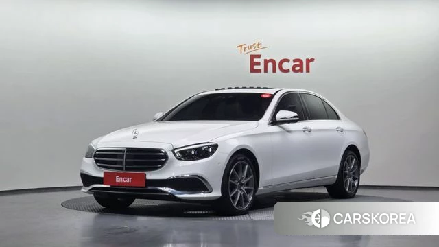 Mercedes-Benz E-Class W213 2022 Белый из Кореи