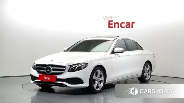 Mercedes-Benz E-Class W213 2018 Белый из Кореи