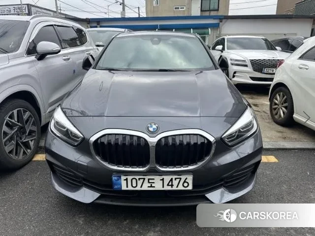 BMW 1 Series (F40) 2021 Черный из Кореи