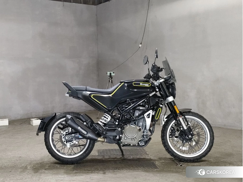 Проданный Husqvarna SVARTPILEN 401 2018 из Японии