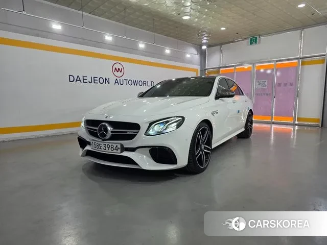 Mercedes-Benz E-Class W213 2019 Белый из Кореи