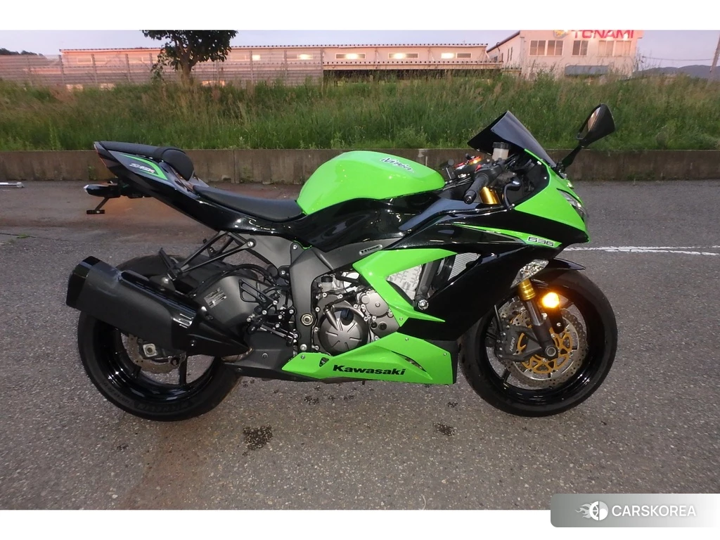 Проданный Kawasaki NINJA ZX-6R 2017 из Японии