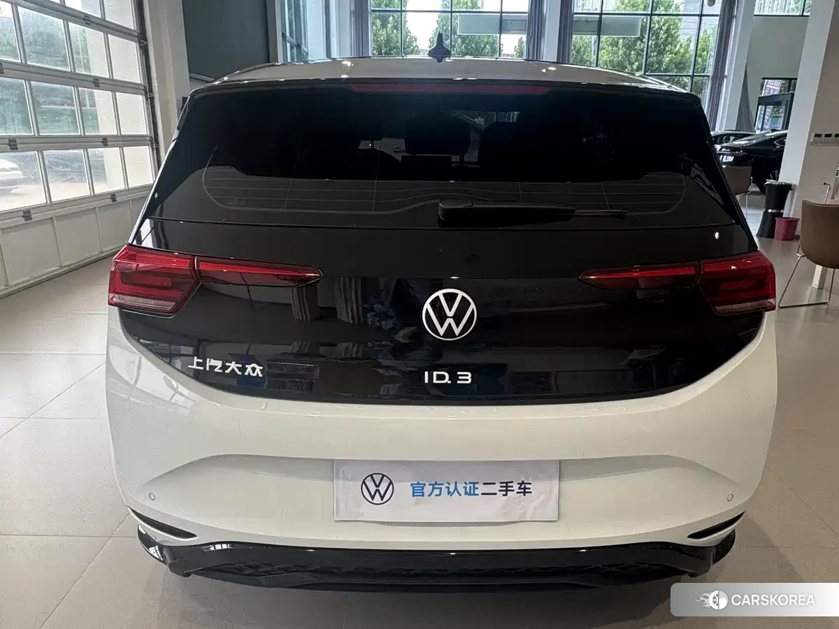 Volkswagen ID.3 2025 Белый из Китая
