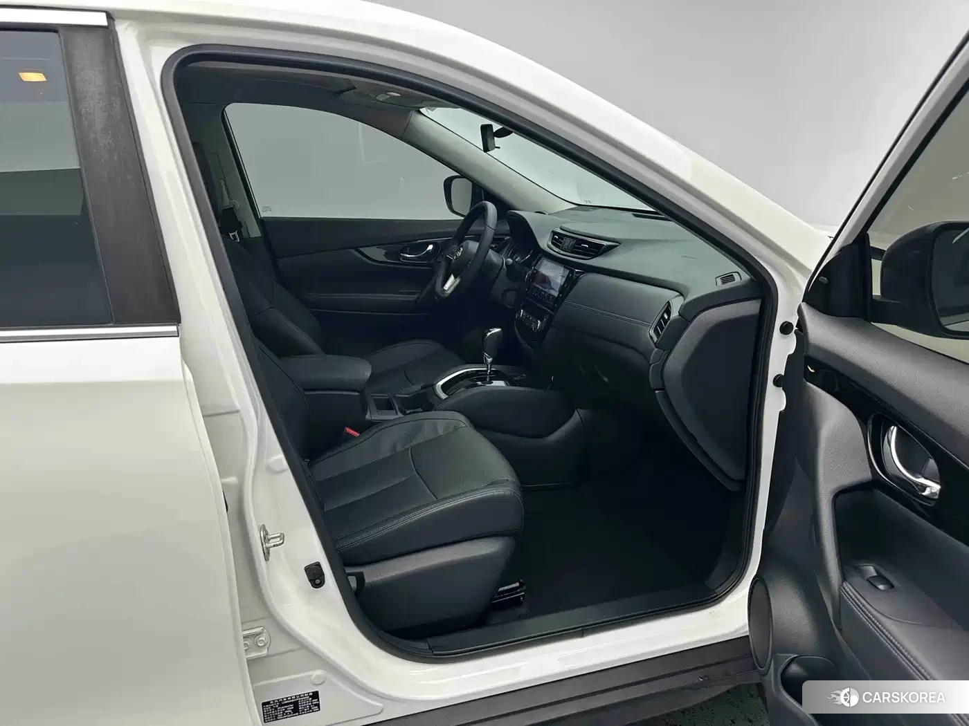 Nissan Qijun 2023 Белый из Китая