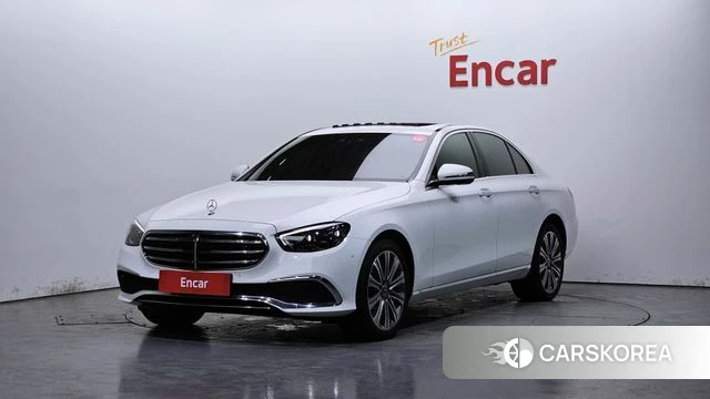 Mercedes-Benz E-Class W213 2023 Белый из Кореи