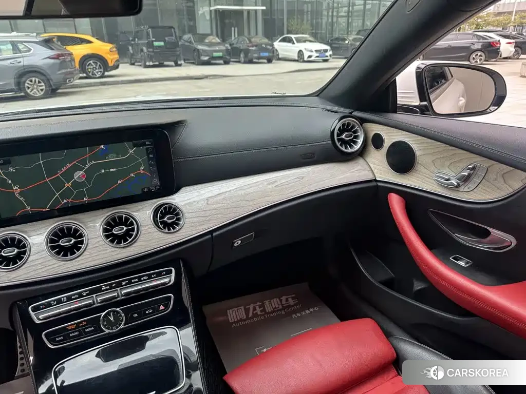 Mercedes-Benz E-Class 2018 Белый из Китая