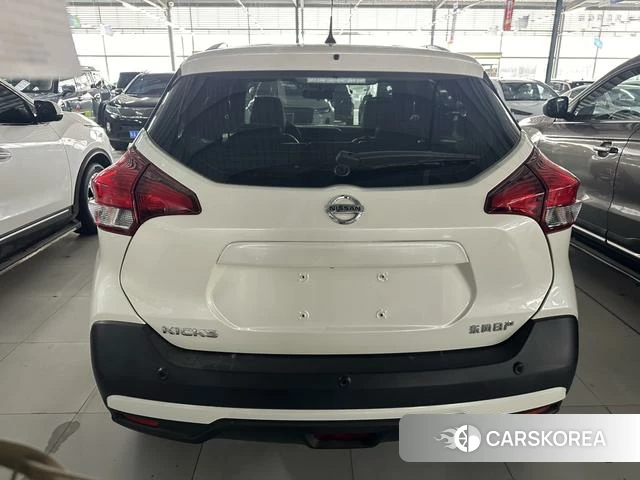 Nissan Jinke 2021 Белый из Китая