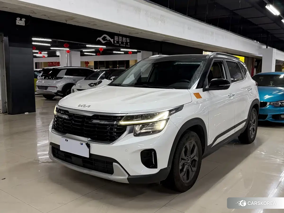 Kia Seltos 2023 Белый из Китая
