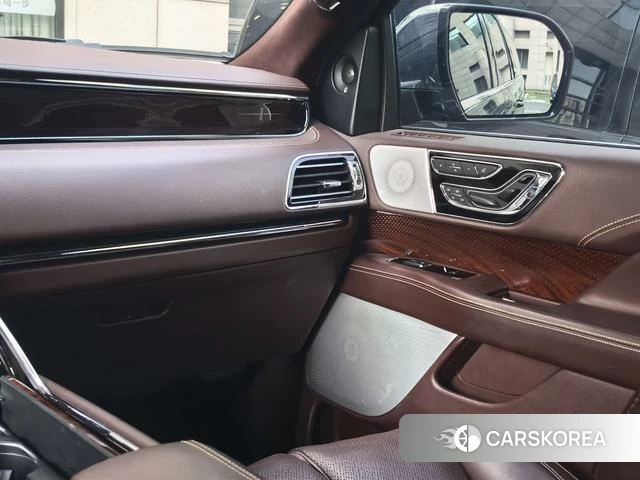 Lincoln Navigator 2022 Черный из Китая