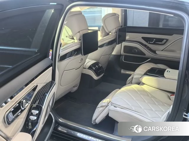 Mercedes-Benz Maybach S-class 2023 Черный из Китая