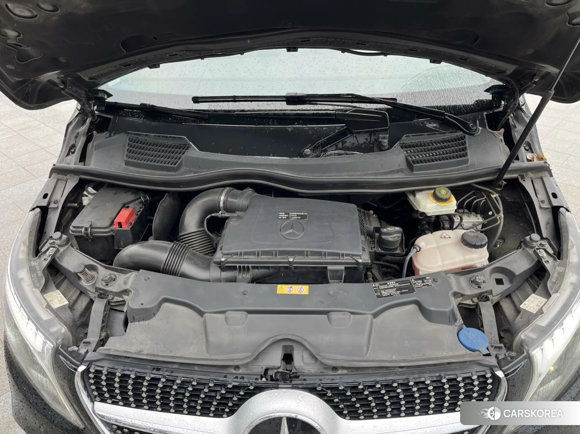Mercedes-Benz V-class 2022 Черный из Китая