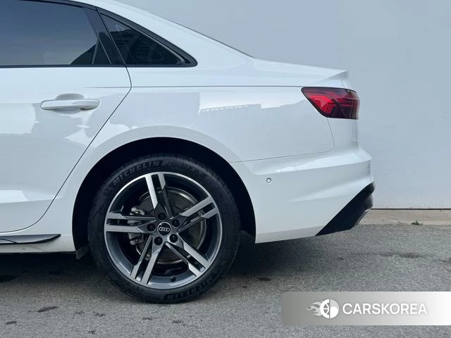 Audi A4L 2022 Белый из Китая