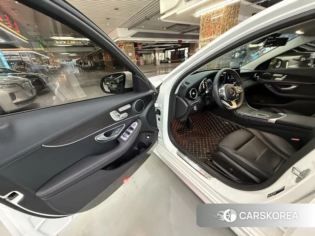 Mercedes-Benz Class C 2021 Белый из Китая